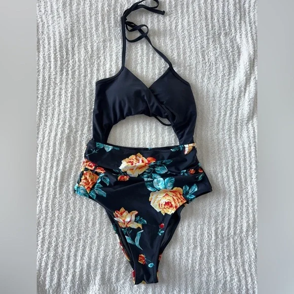 Cupshe Black Floral One-Piece Swimsuit - Picture 9 of 13